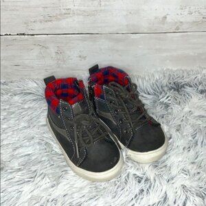 Genuine Kids | Gray Blue‎ and Red Sneakers Size 6